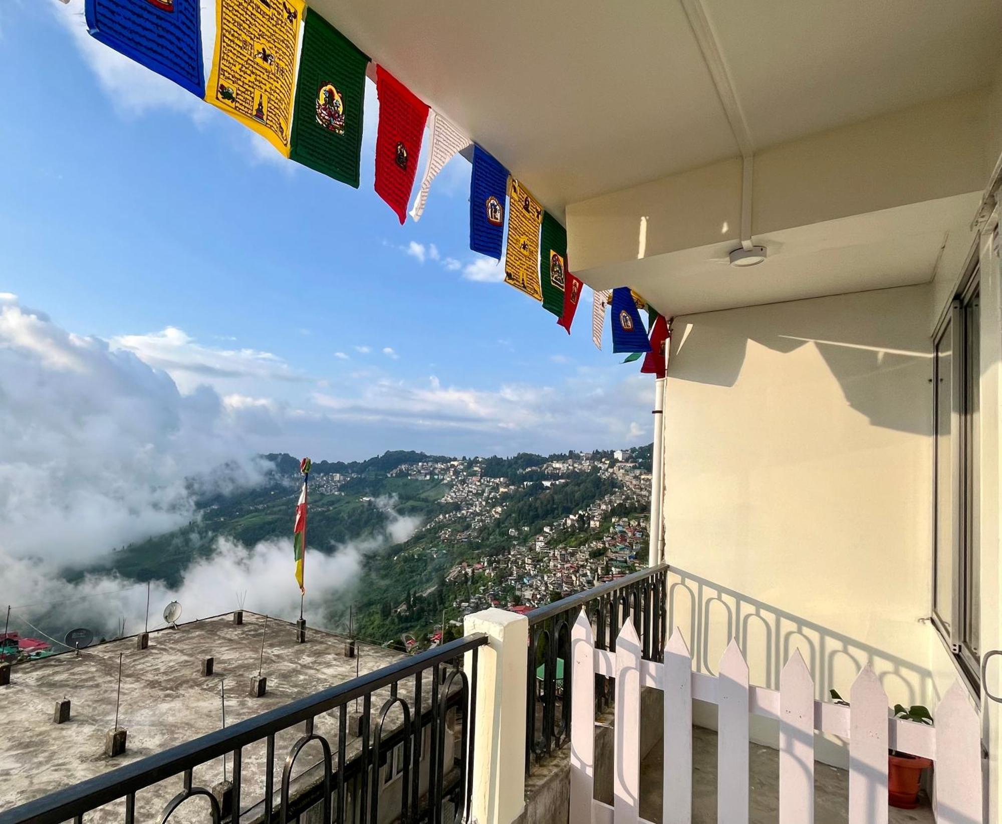 Gorkha Heritage Home Дарджилинг Экстерьер фото