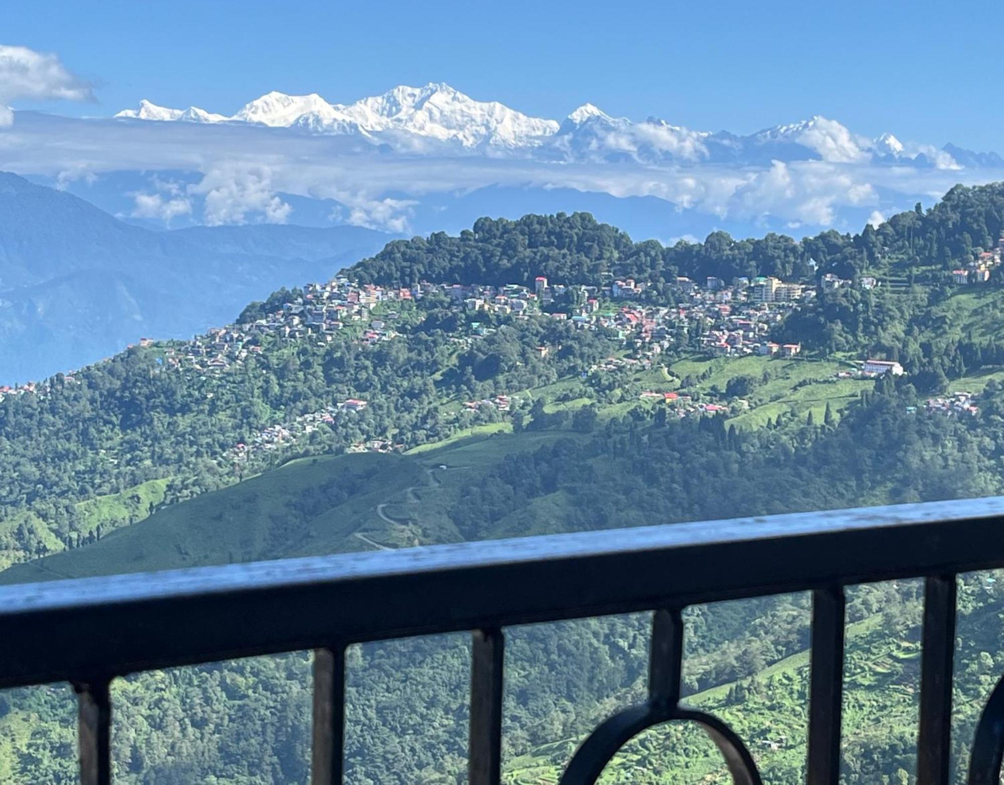 Gorkha Heritage Home Дарджилинг Экстерьер фото