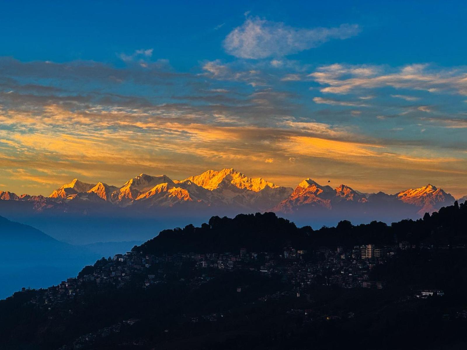 Gorkha Heritage Home Дарджилинг Экстерьер фото